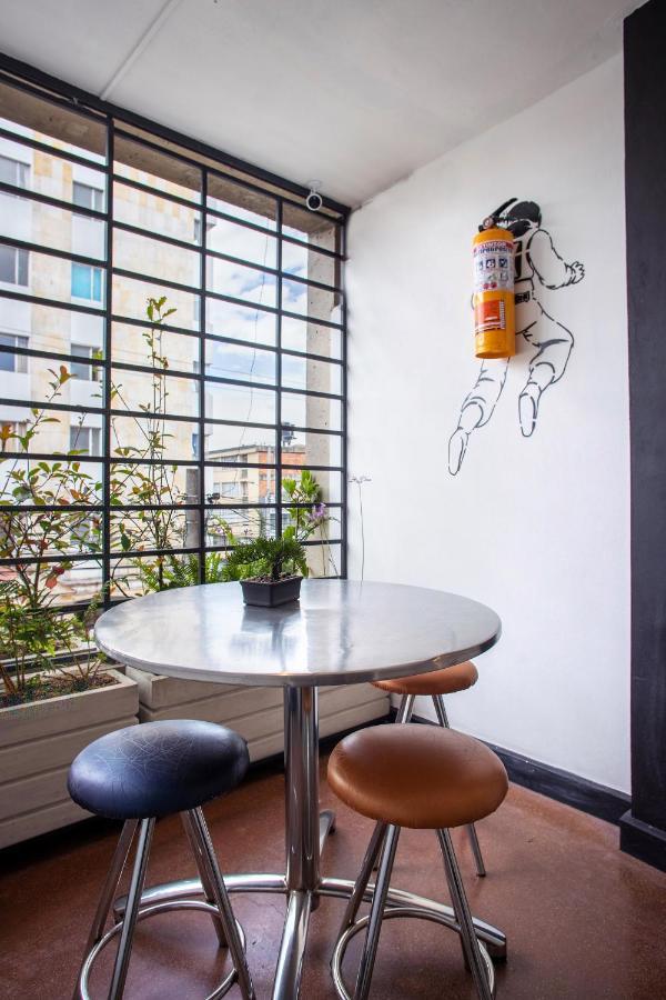 New Cozy 2 Bed 2 Bath In Central Location! Appartement